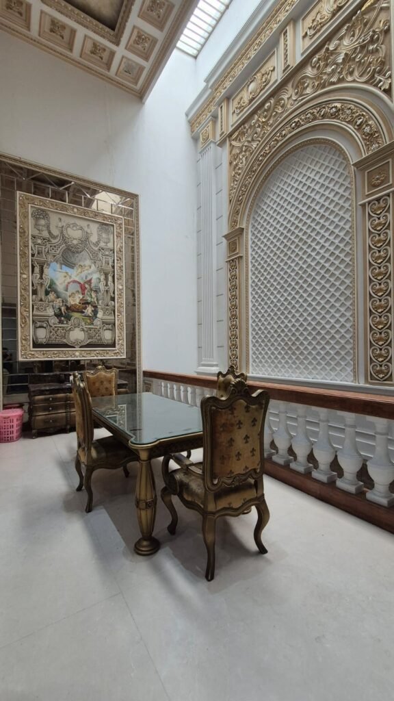 Rumah Mewah Taman Palem Lestari, Jakarta Barat