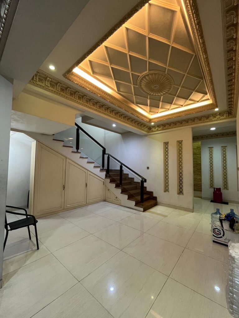 Rumah Mewah Taman Palem Lestari, Jakarta Barat